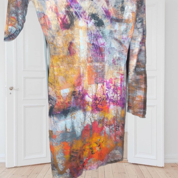 FIFTEEN TWENTY | Size Small | long sleeve V-Neck! Amazing on! - Picture 3 of 7